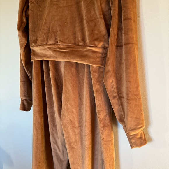 Skims Velour 2-Piece Track Suit Wide Leg - Picture 8 of 16